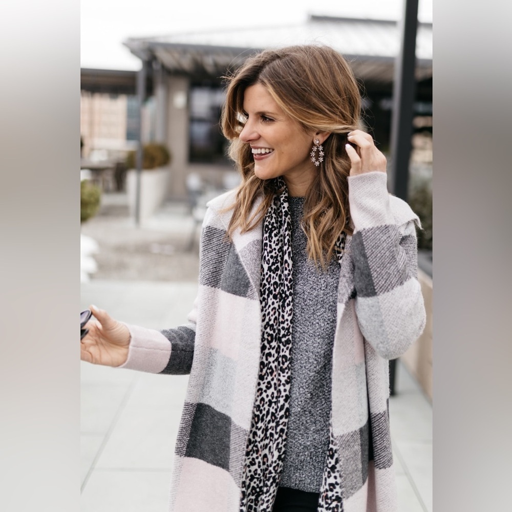 The Loft Open-Front Plaid Coatigan in Gray and Light Pink Size L - Picture 2 of 5